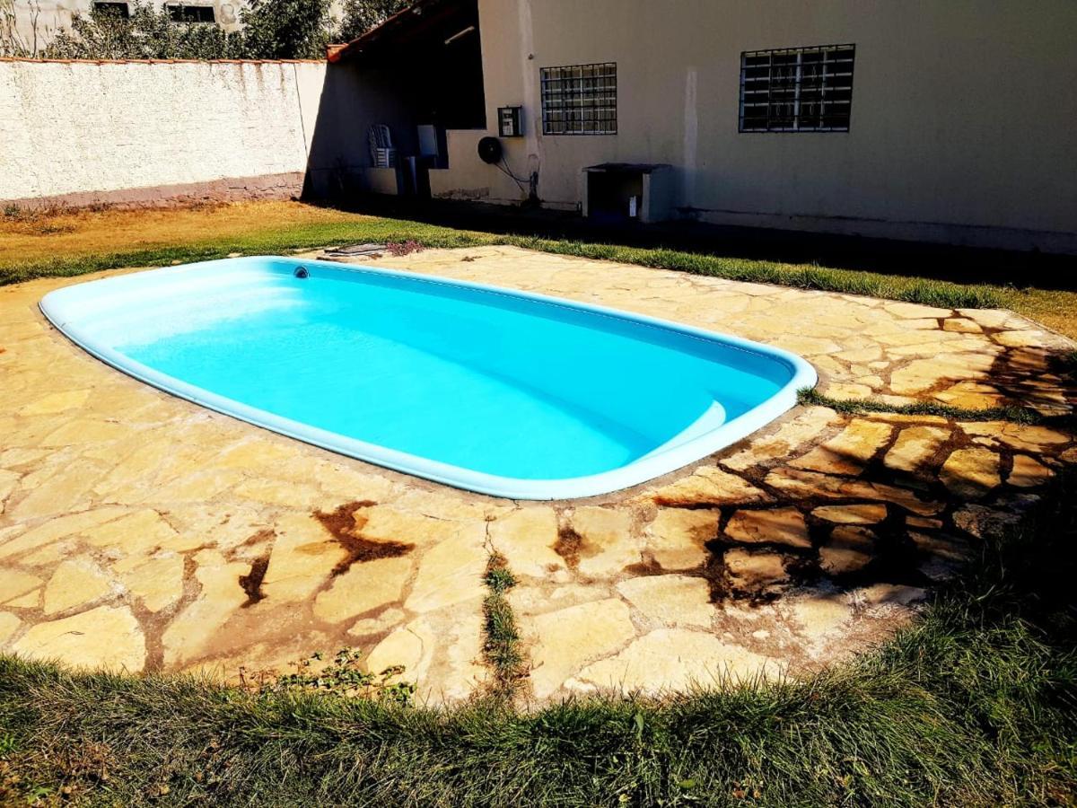 Otima Casa Caldas Novas 2 Km Do Centro Para Ate 14 Pesssoas Com Piscina Aquecida, Churrrasqueira, Wifi Εξωτερικό φωτογραφία