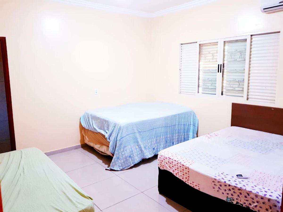 Otima Casa Caldas Novas 2 Km Do Centro Para Ate 14 Pesssoas Com Piscina Aquecida, Churrrasqueira, Wifi Εξωτερικό φωτογραφία